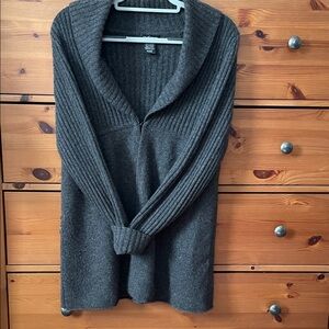 LORD & TAYLOR Cashmere Sweater